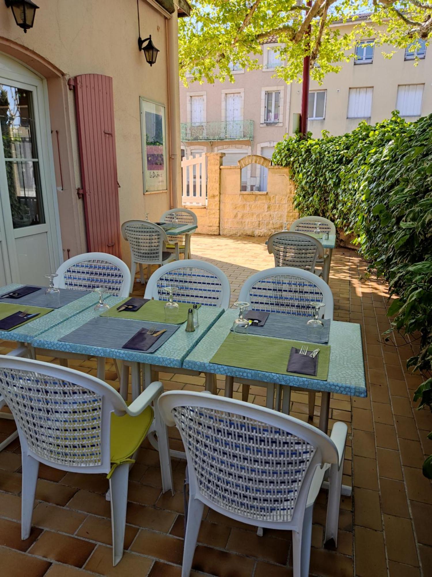 Logis Hotel Des Voyageurs Restaurant La Bonne Tabl'Hay Livron-sur-Drôme المظهر الخارجي الصورة