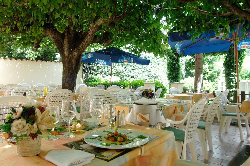 Logis Hotel Des Voyageurs Restaurant La Bonne Tabl'Hay Livron-sur-Drôme المظهر الخارجي الصورة