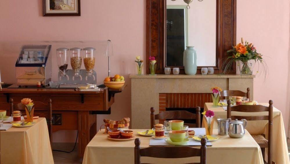 Logis Hotel Des Voyageurs Restaurant La Bonne Tabl'Hay Livron-sur-Drôme المظهر الخارجي الصورة