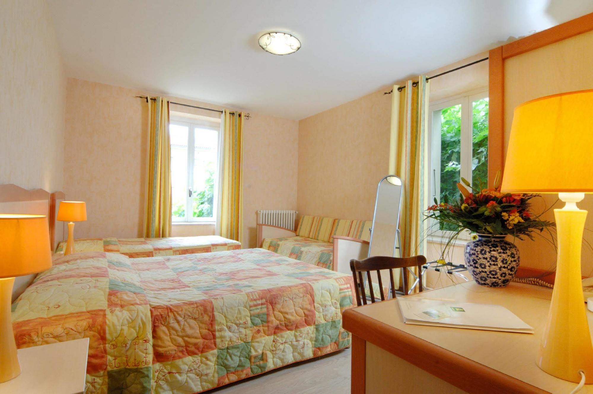 Logis Hotel Des Voyageurs Restaurant La Bonne Tabl'Hay Livron-sur-Drôme المظهر الخارجي الصورة