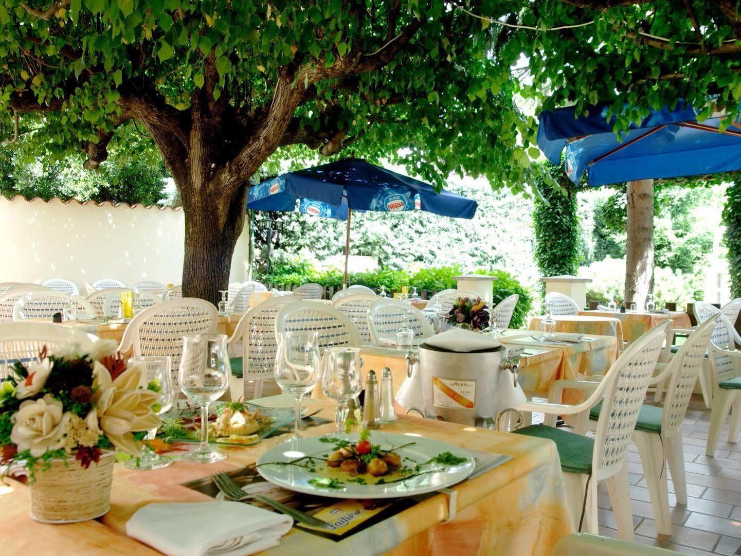 Logis Hotel Des Voyageurs Restaurant La Bonne Tabl'Hay Livron-sur-Drôme المظهر الخارجي الصورة